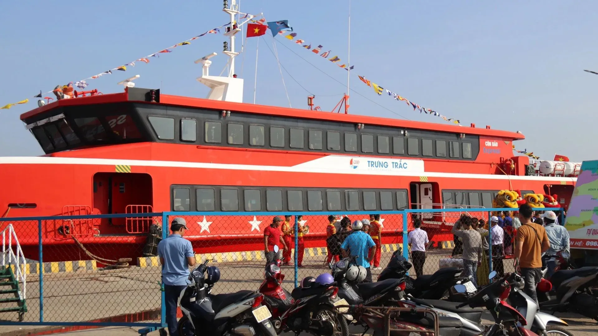Tàu Trưng Trắc đi Phú Quý